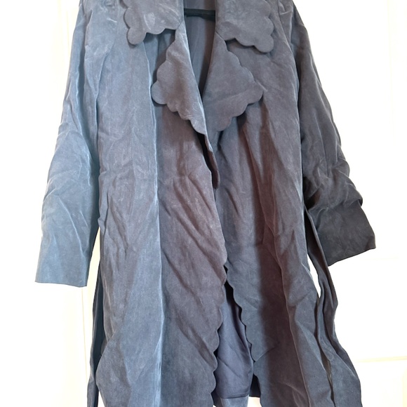 Club Monaco Frederrika Scalloped Navy Blue Trench Coat. Size Medium - Picture 9 of 10